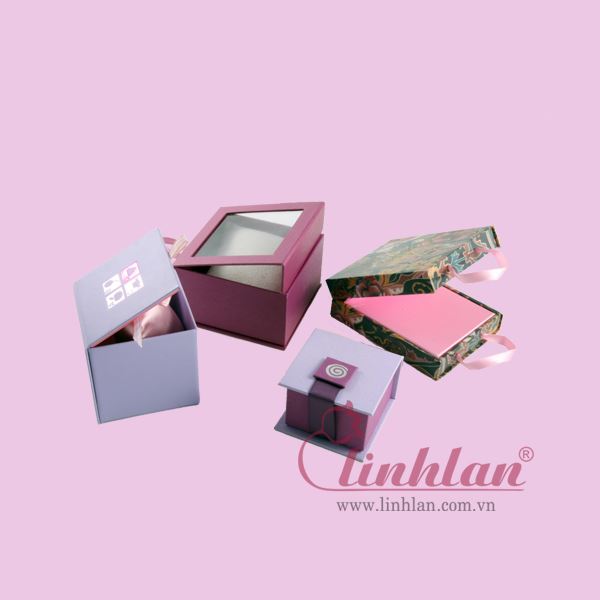 Luxury Cosmetics Box image 01