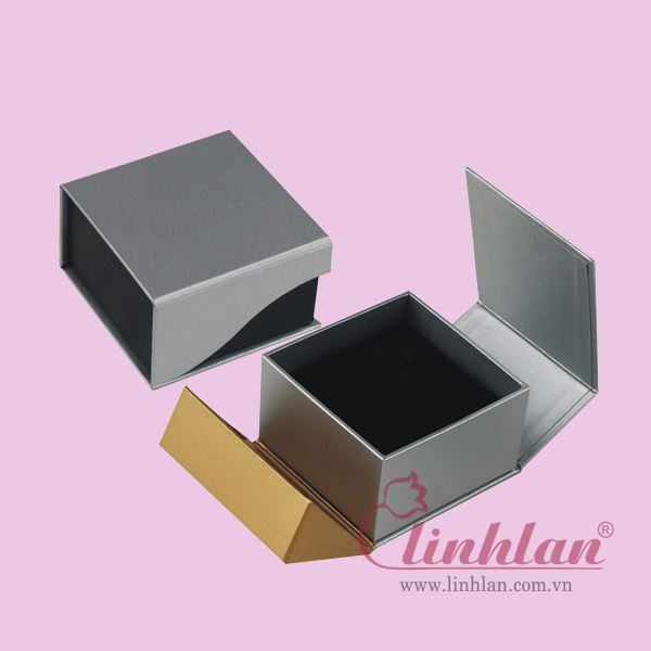 Luxury Cosmetics Box image 5