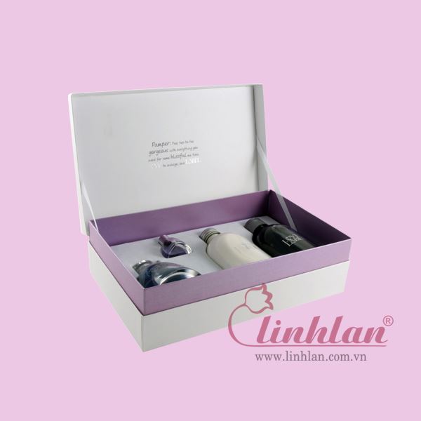 Luxury Cosmetics Box image 7